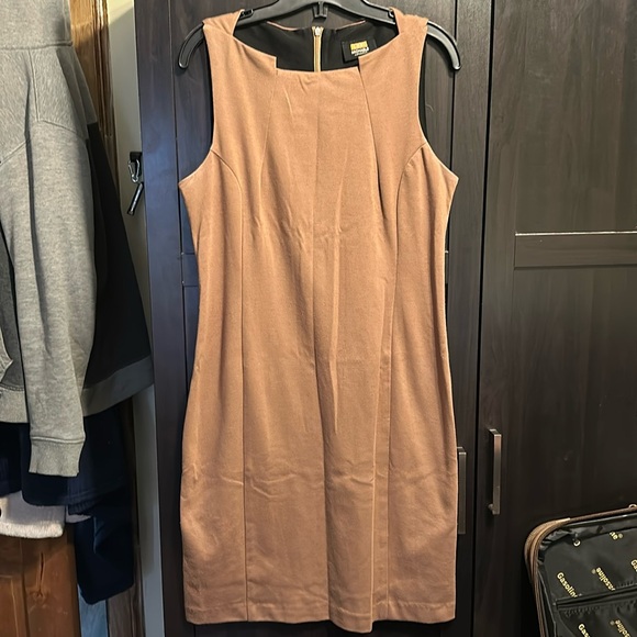 Lori Michaels dress, size 6, stretchy material - Picture 1 of 3